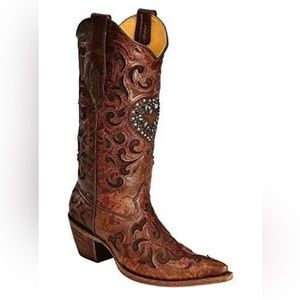 Corral boots